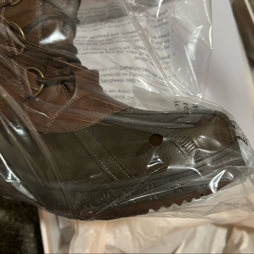 Quilted Faux Fur Lace Up Winter Duck Boot - Picture 4 of 8